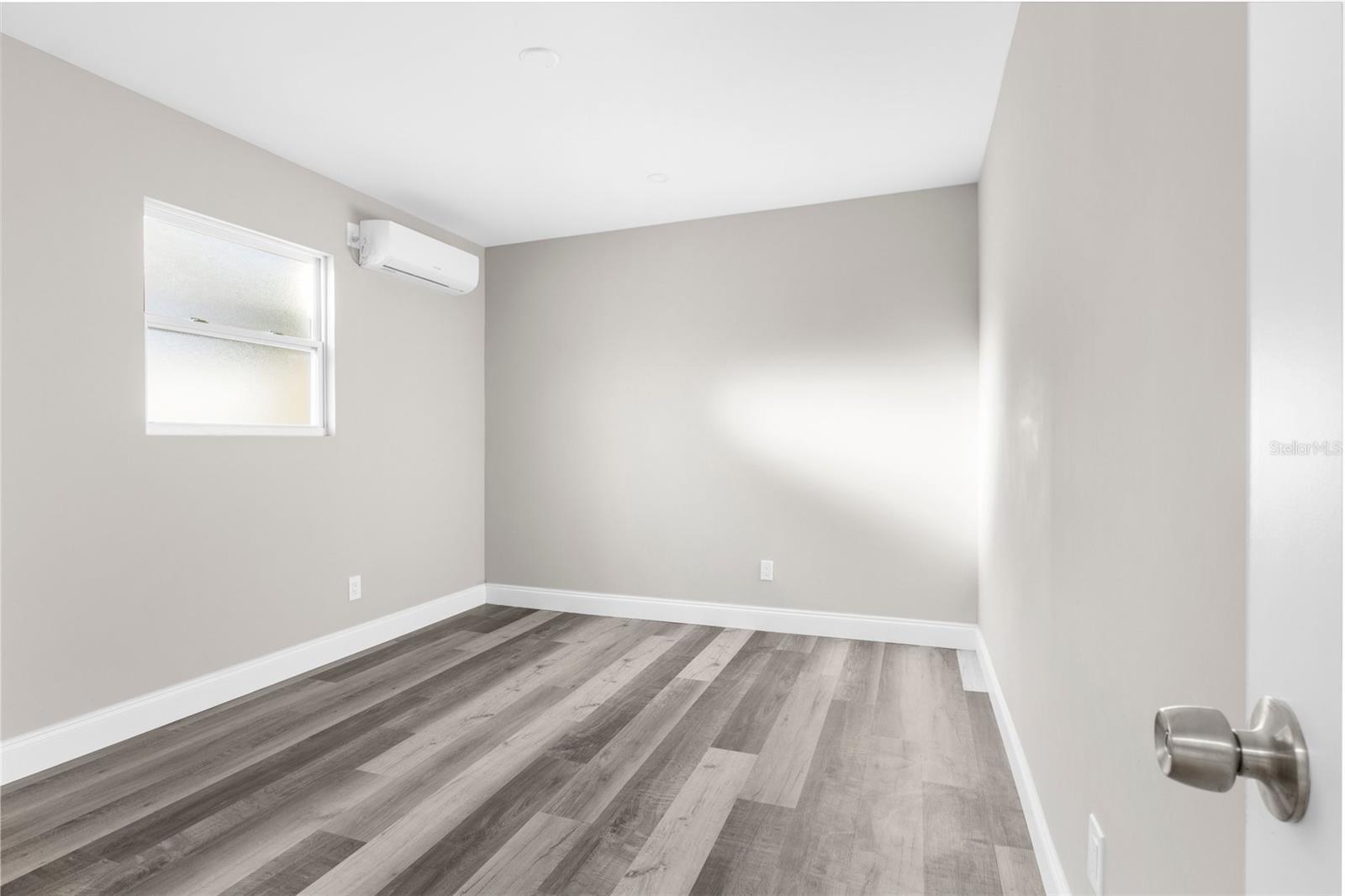 Image 19 of 42 For 5318 9th Avenue N