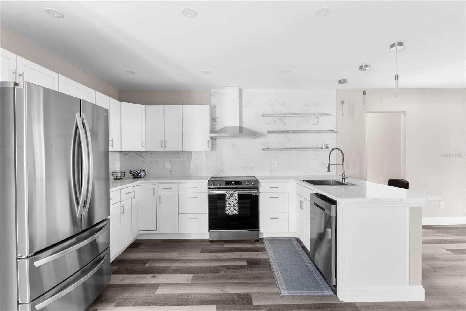 Image 4 of 42 For 5318 9th Avenue N