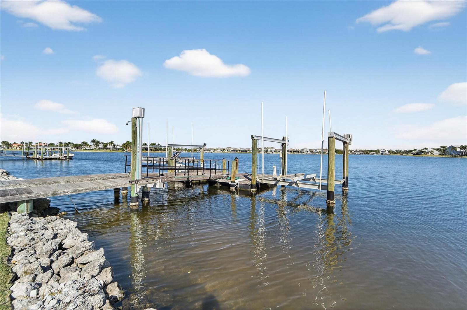 Listing photo id 9 for 5245 Brighton Shore Drive