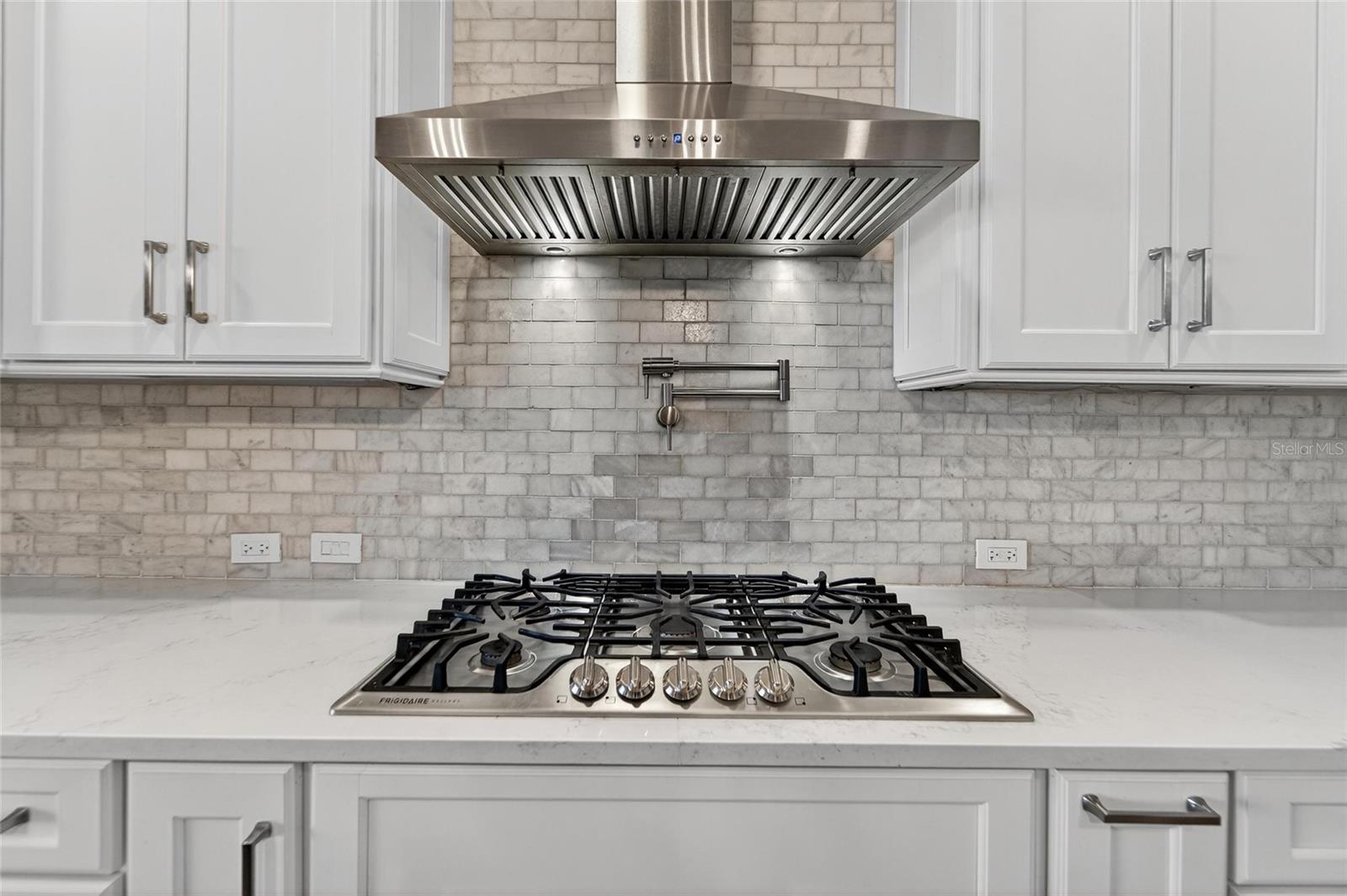 Listing photo id 14 for 5245 Brighton Shore Drive