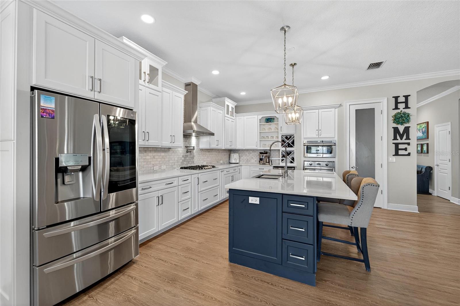 Listing photo id 19 for 5245 Brighton Shore Drive