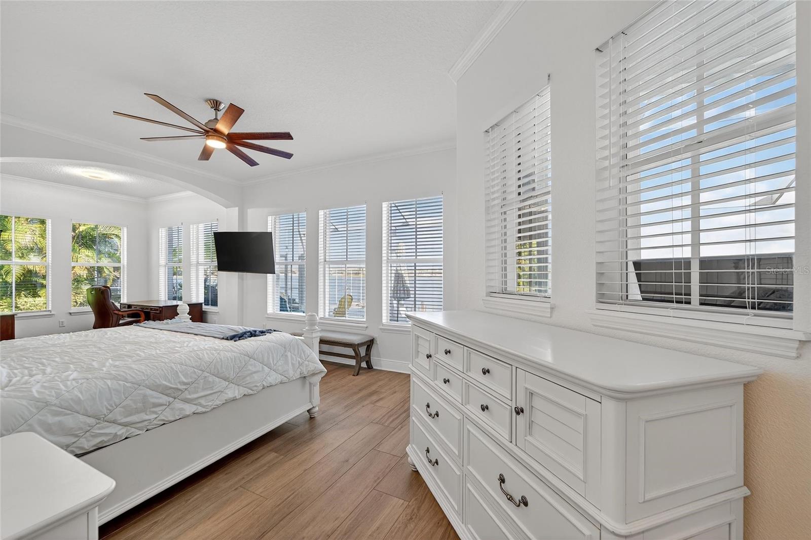 Listing photo id 42 for 5245 Brighton Shore Drive