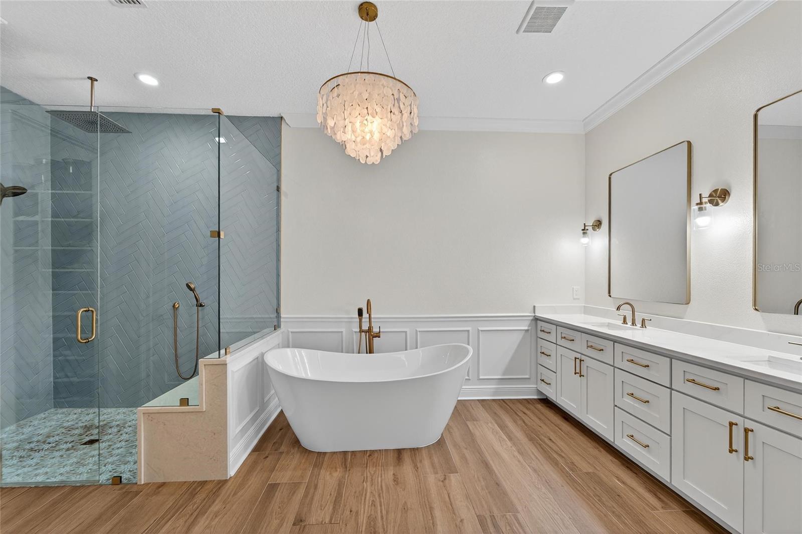 Listing photo id 48 for 5245 Brighton Shore Drive