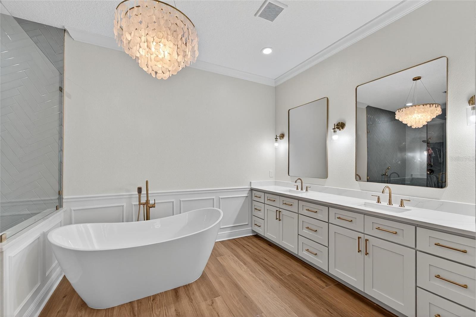 Listing photo id 49 for 5245 Brighton Shore Drive