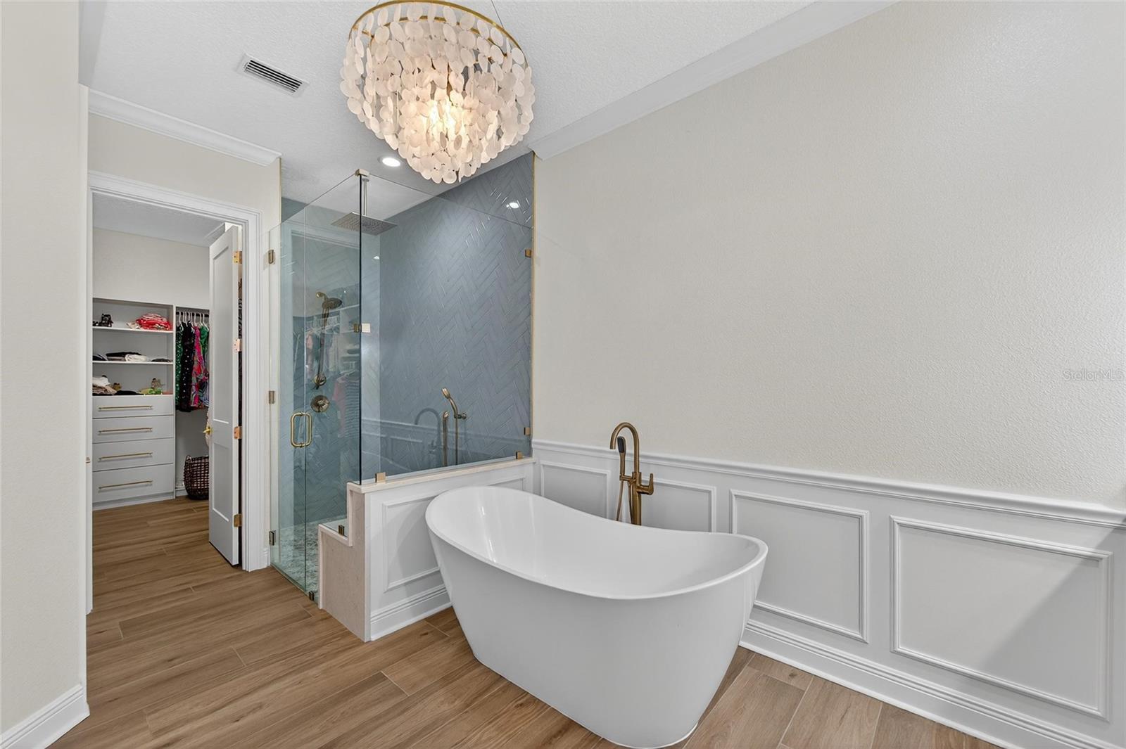 Listing photo id 51 for 5245 Brighton Shore Drive