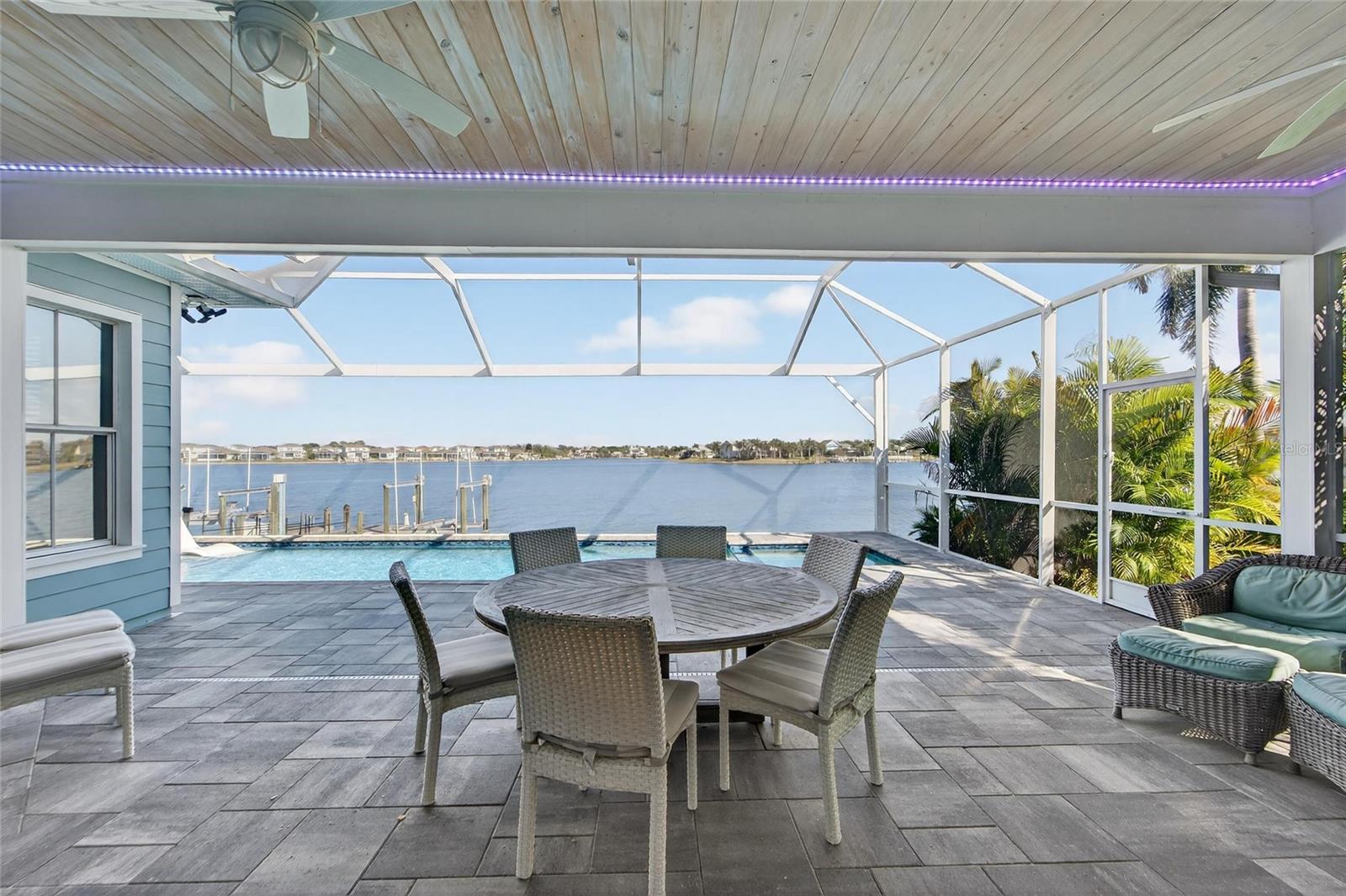 Listing photo id 7 for 5245 Brighton Shore Drive