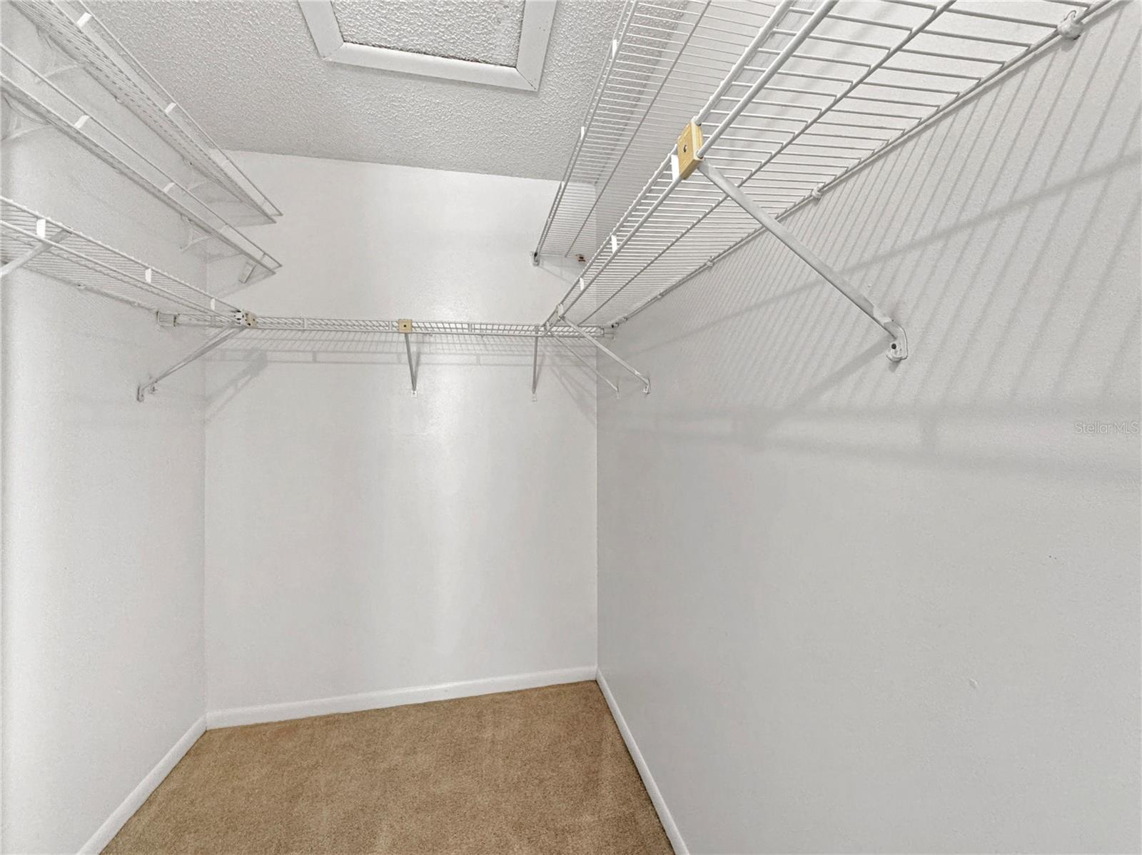 Image 13 of 26 For 1372 Pine Ridge Circle E H3