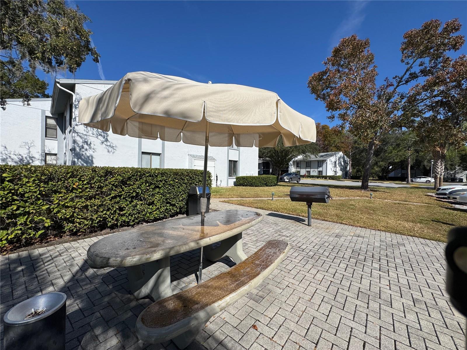 Image 18 of 26 For 1372 Pine Ridge Circle E H3