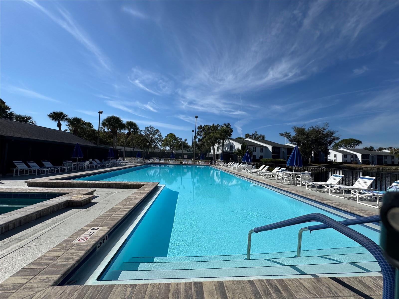 Image 21 of 26 For 1372 Pine Ridge Circle E H3