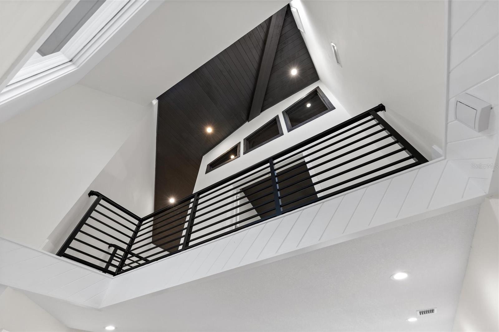 Image 11 of 77 For 9871 Lakeview Drive