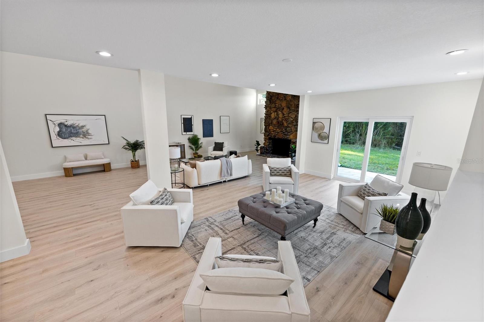 Image 14 of 77 For 9871 Lakeview Drive