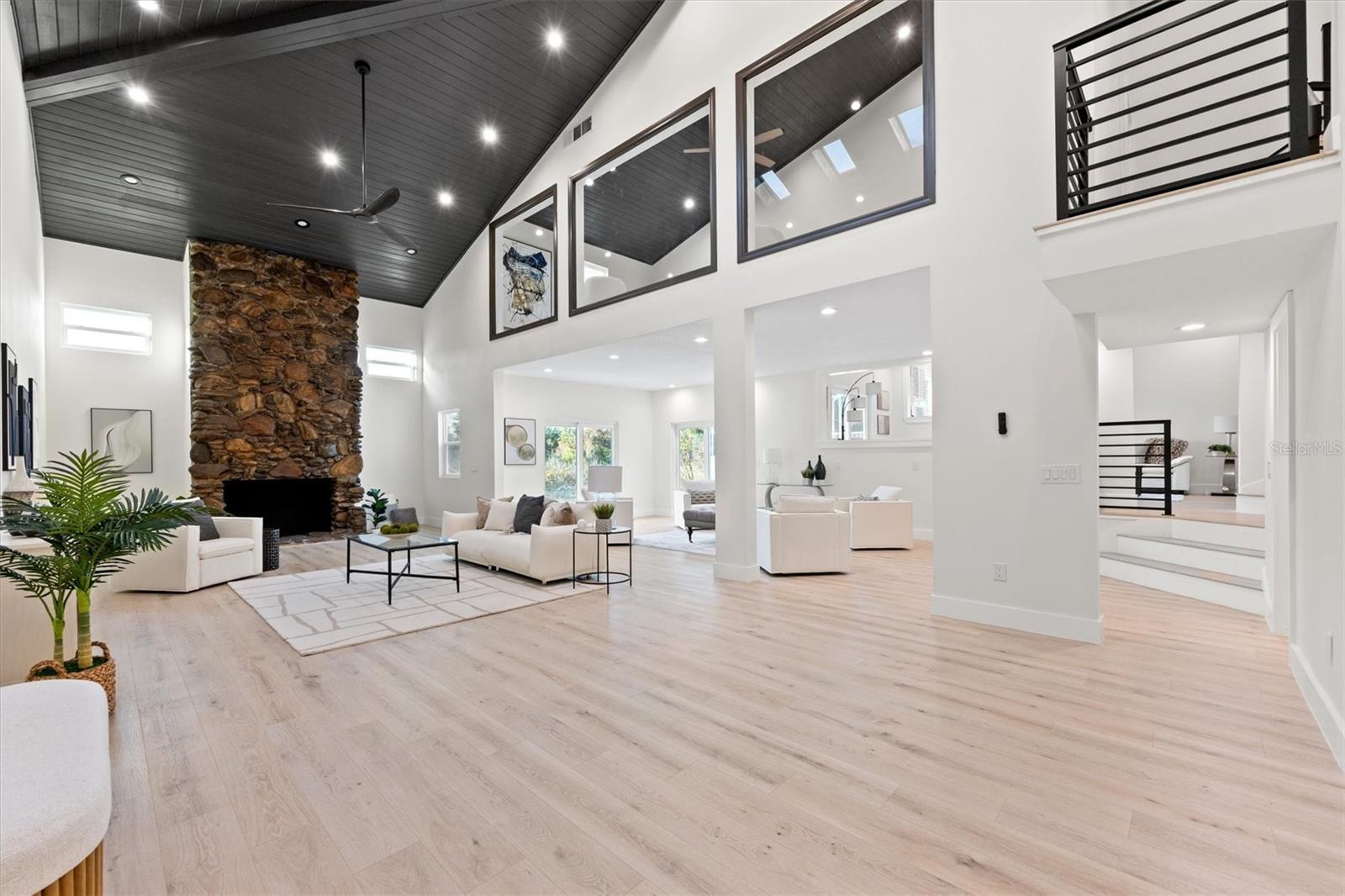 Image 16 of 77 For 9871 Lakeview Drive