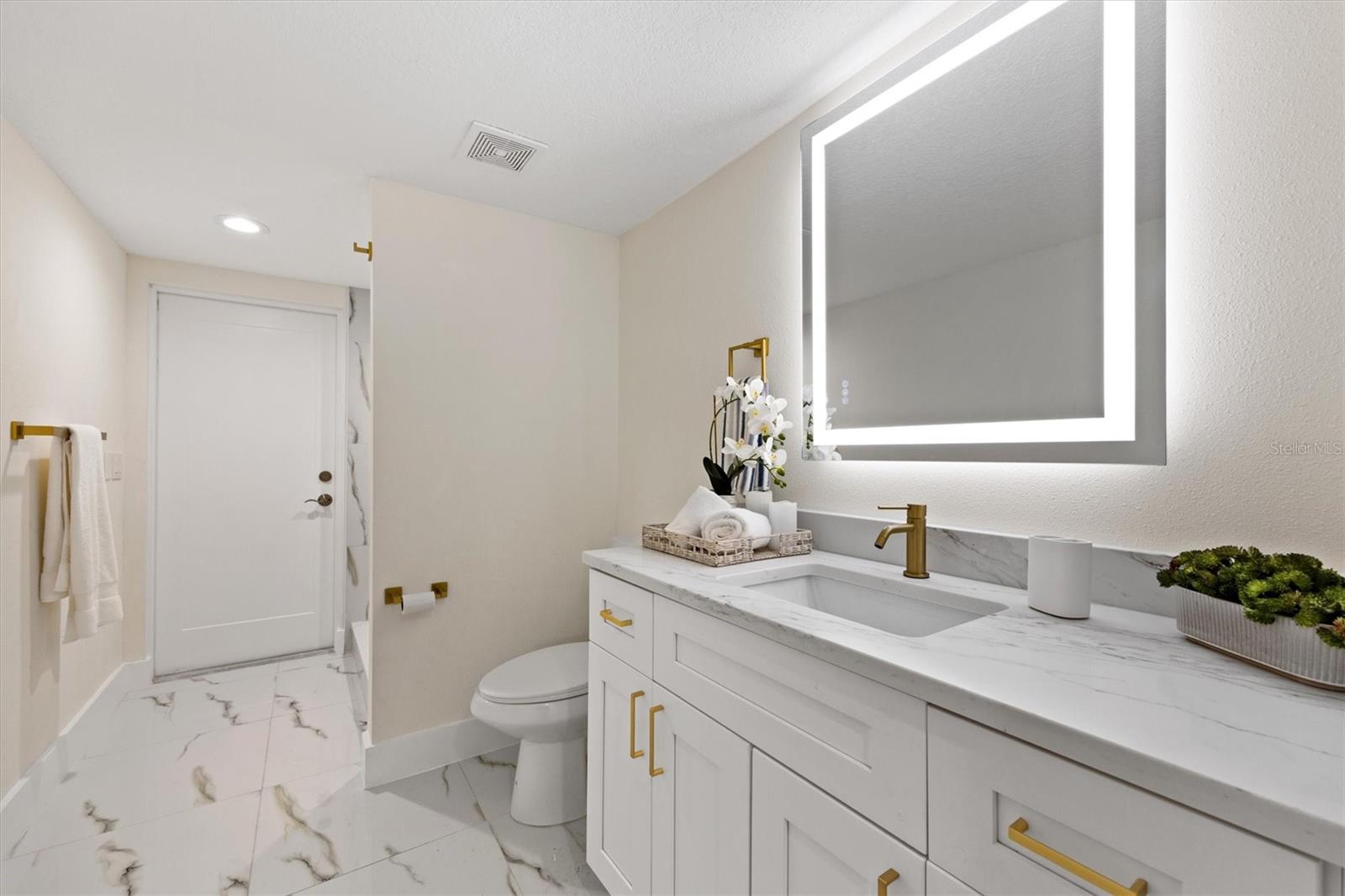 Image 32 of 77 For 9871 Lakeview Drive