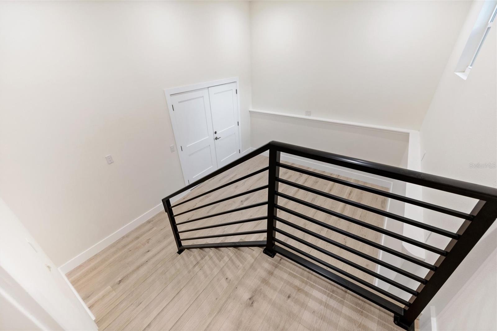 Image 35 of 77 For 9871 Lakeview Drive