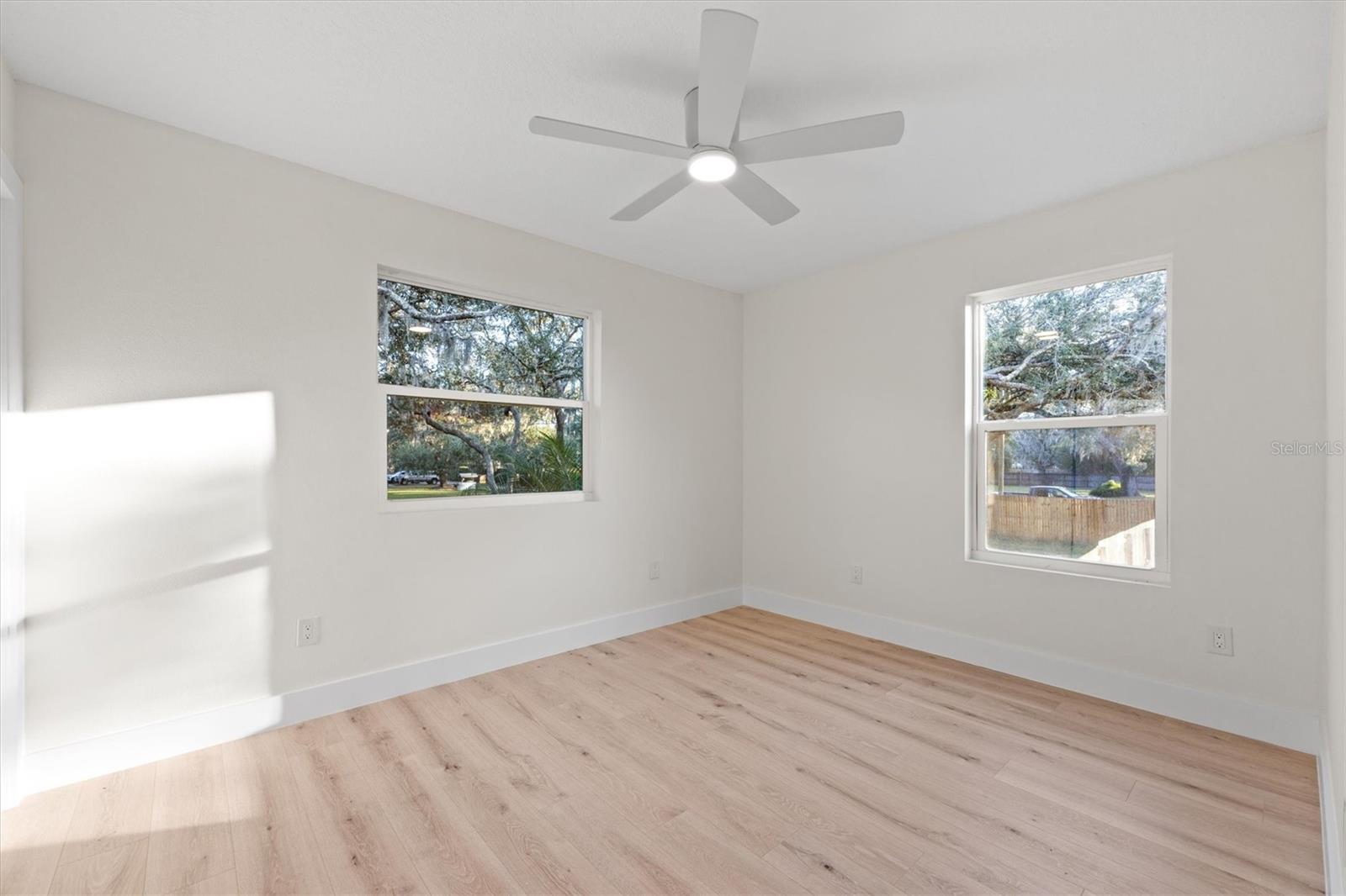 Image 43 of 77 For 9871 Lakeview Drive