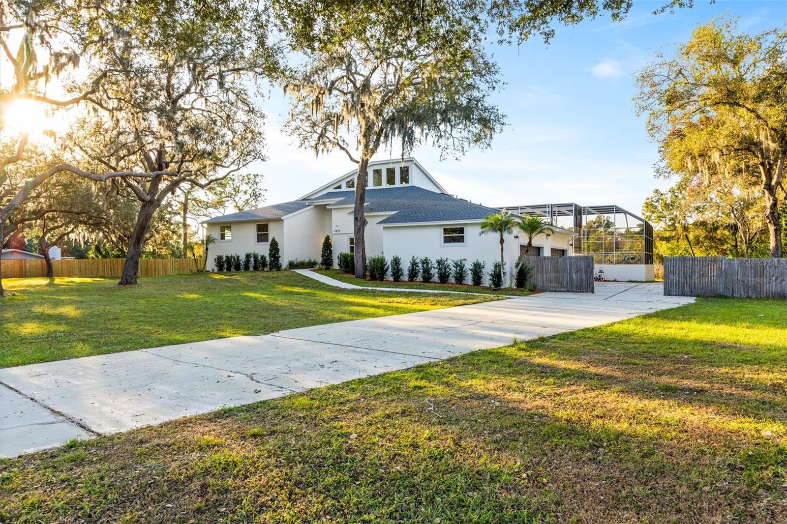 Image 5 of 77 For 9871 Lakeview Drive