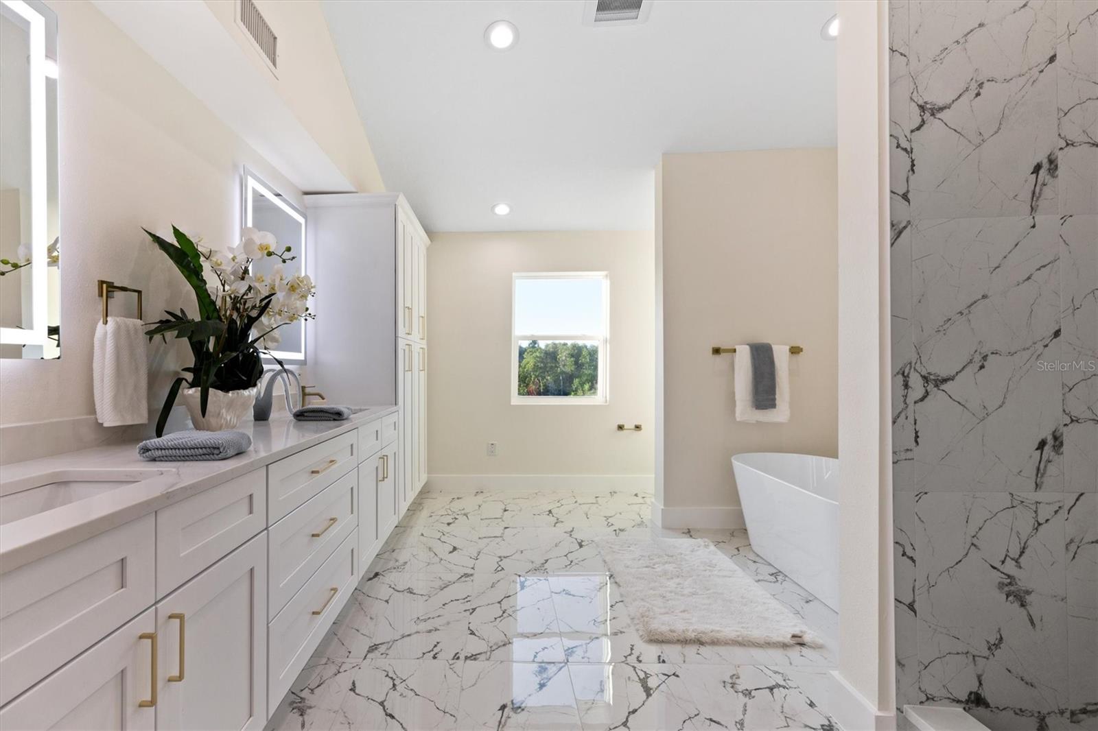 Image 50 of 77 For 9871 Lakeview Drive