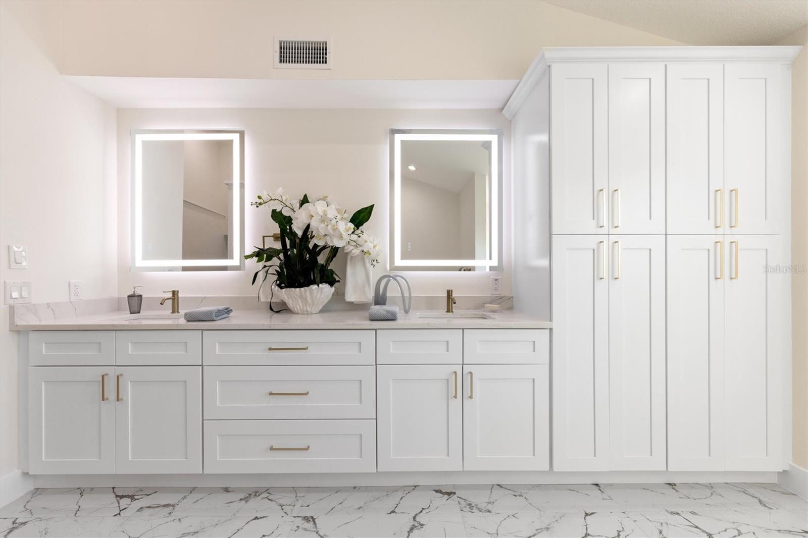 Image 52 of 77 For 9871 Lakeview Drive