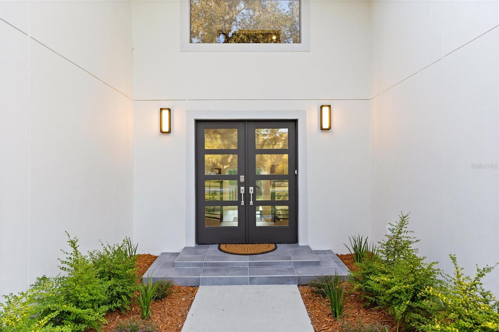 Image 7 of 77 For 9871 Lakeview Drive