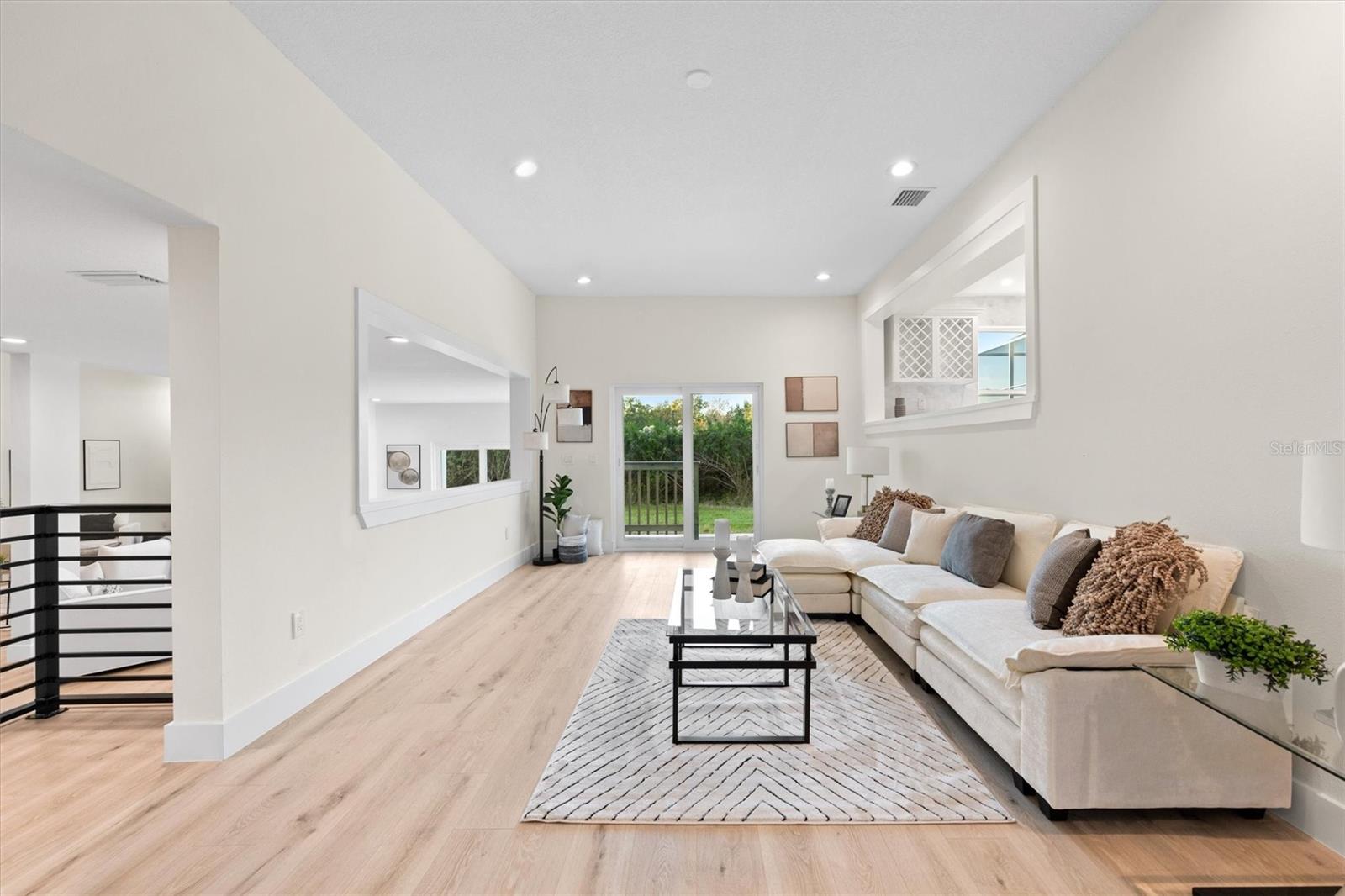 Image 9 of 77 For 9871 Lakeview Drive