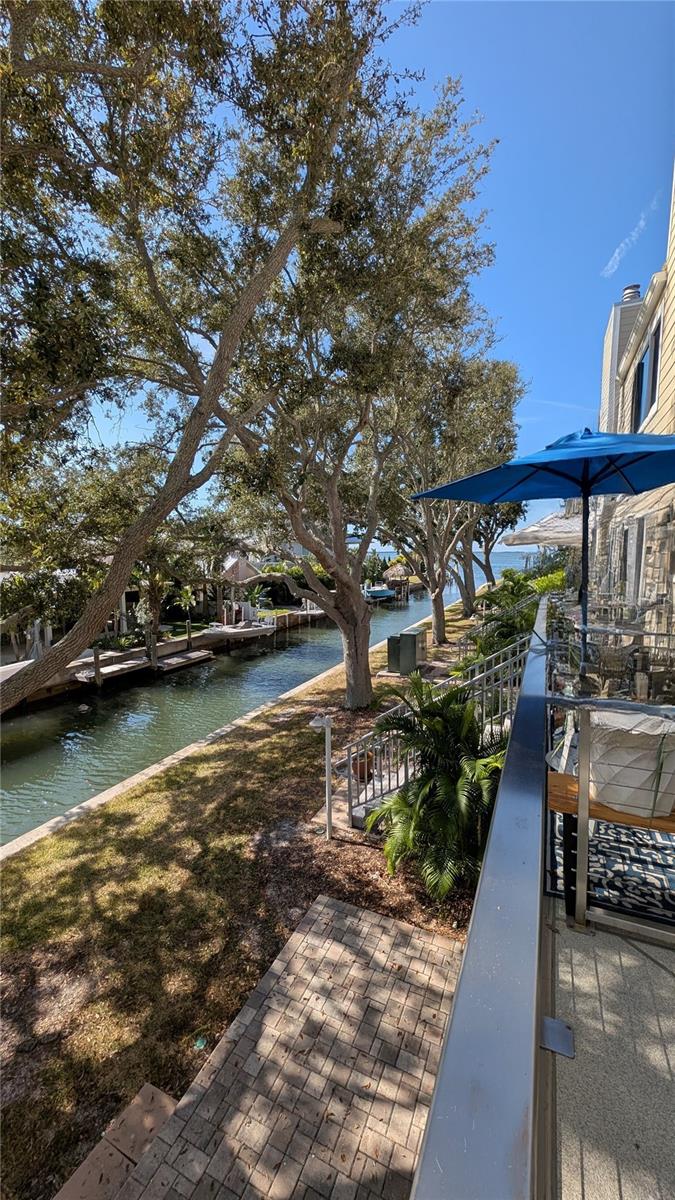 Image 13 of 19 For 433 Paula Drive 21