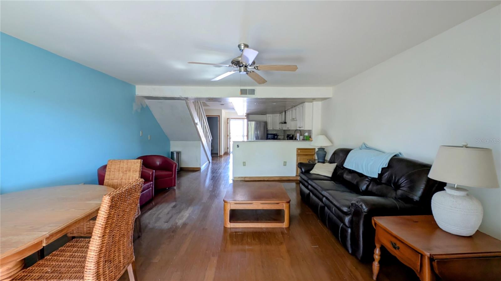 Image 9 of 19 For 433 Paula Drive 21