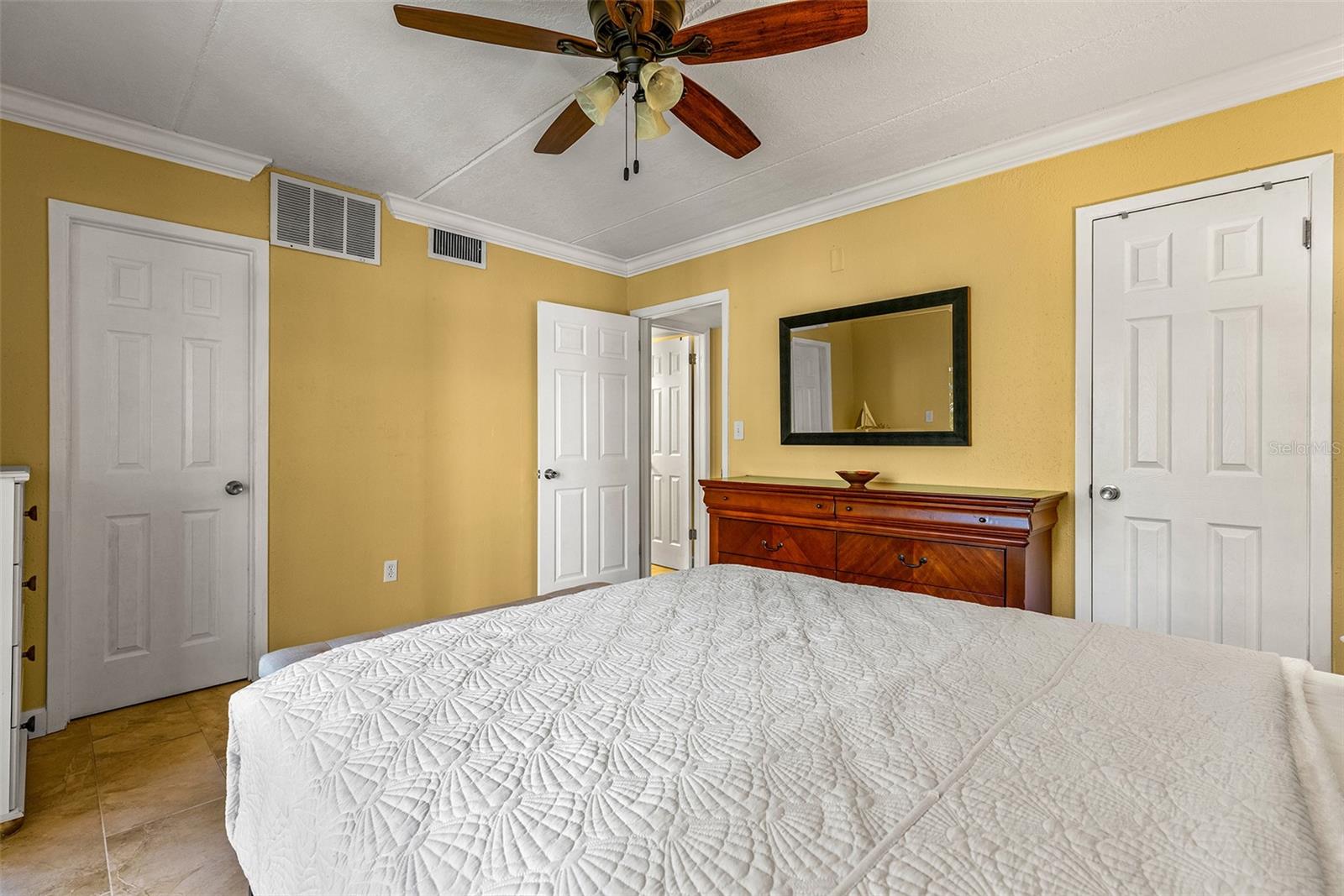 Image 19 of 29 For 8911 Blind Pass Road 223