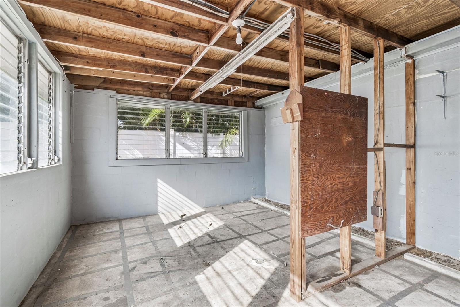 Image 13 of 21 For 3440 17th Street N