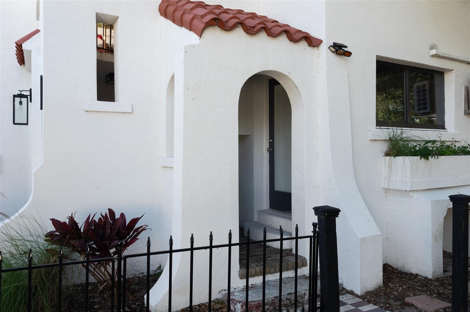 Image 17 of 43 For 2227 29th Street S