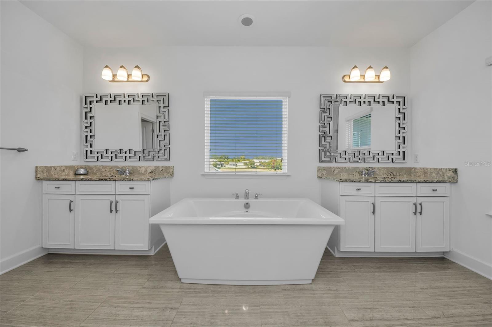 Image 44 of 75 For 723 Cajeput Loop