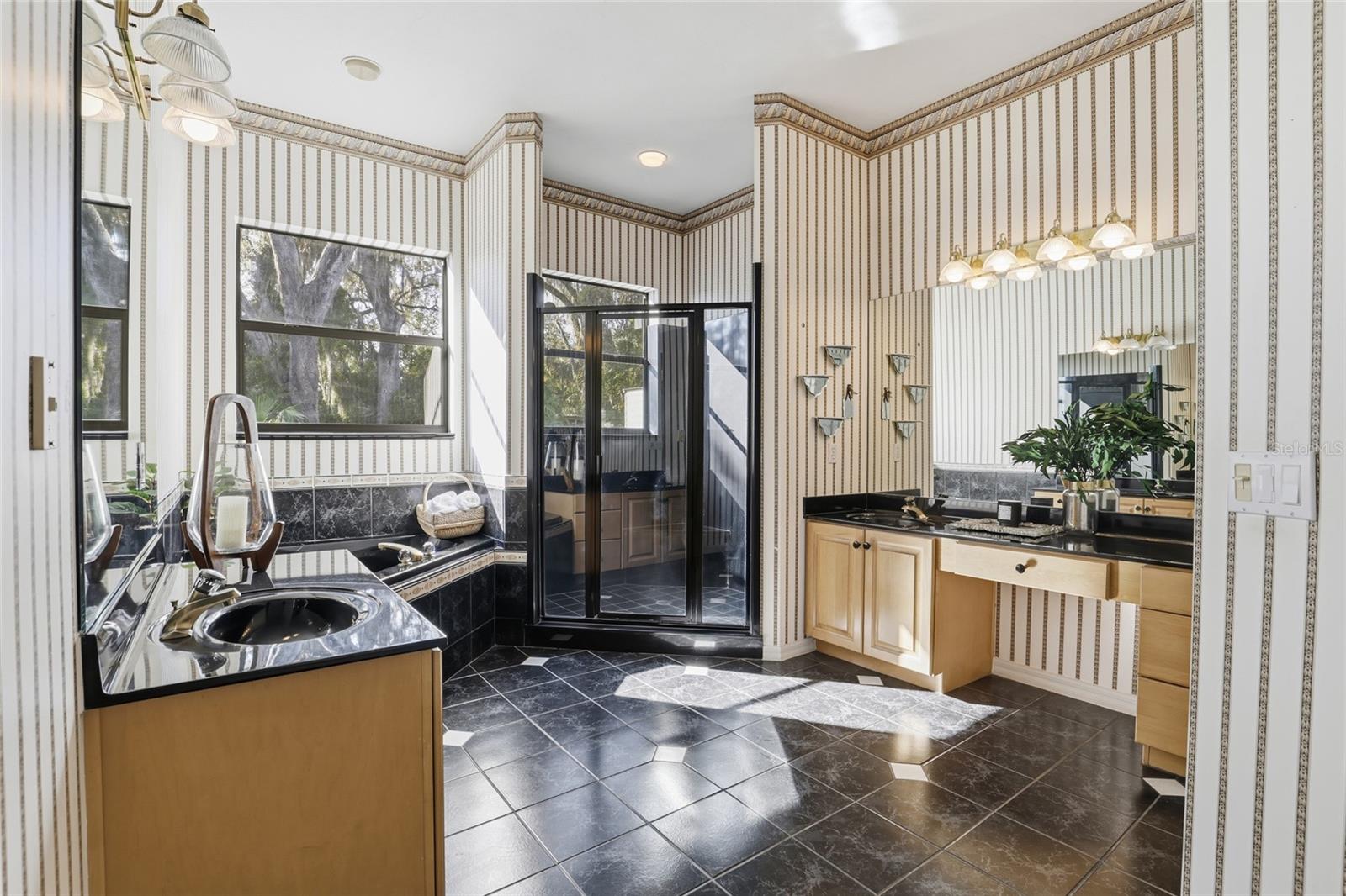 Image 26 of 67 For 10524 75th Way