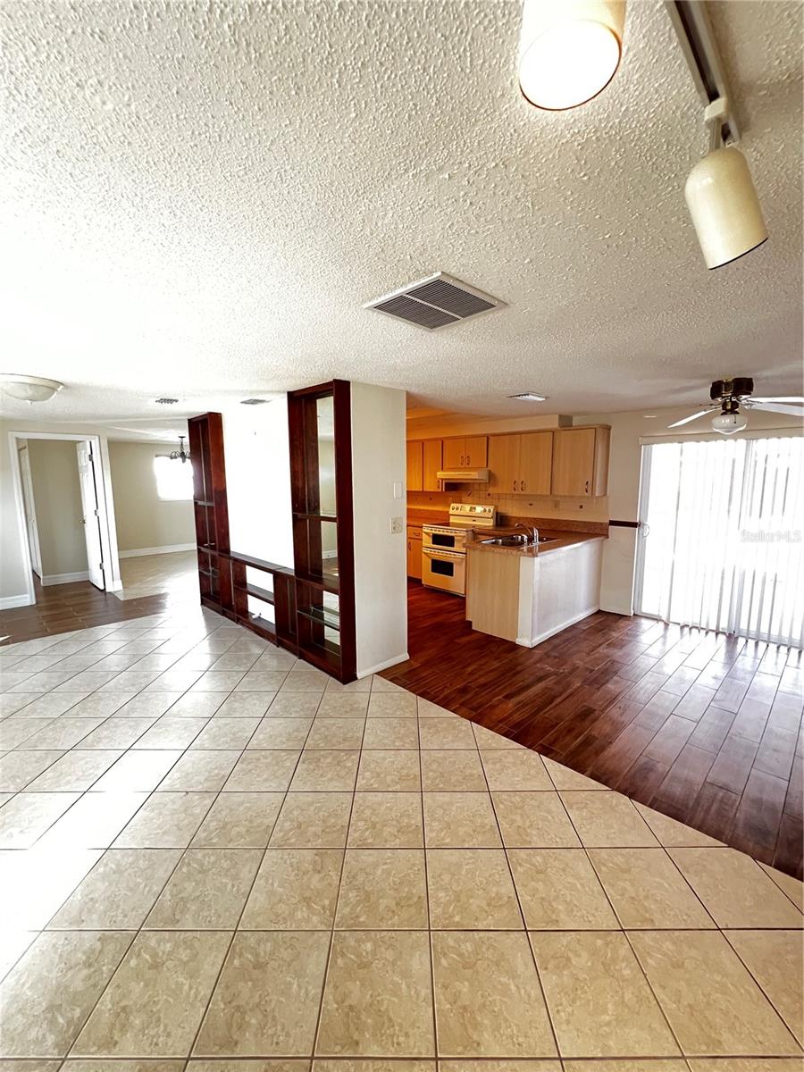 Image 18 of 22 For 7245 Exemplar Drive