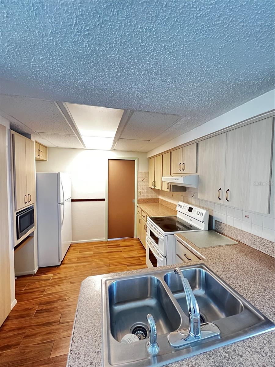 Image 9 of 22 For 7245 Exemplar Drive