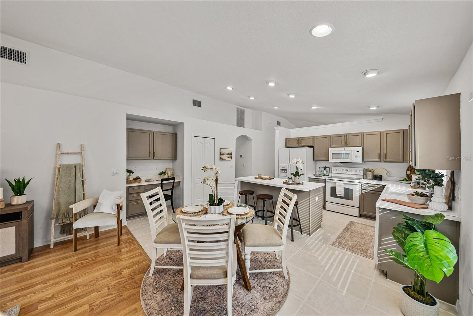 Image 20 of 90 For 4225 Edenrock Place