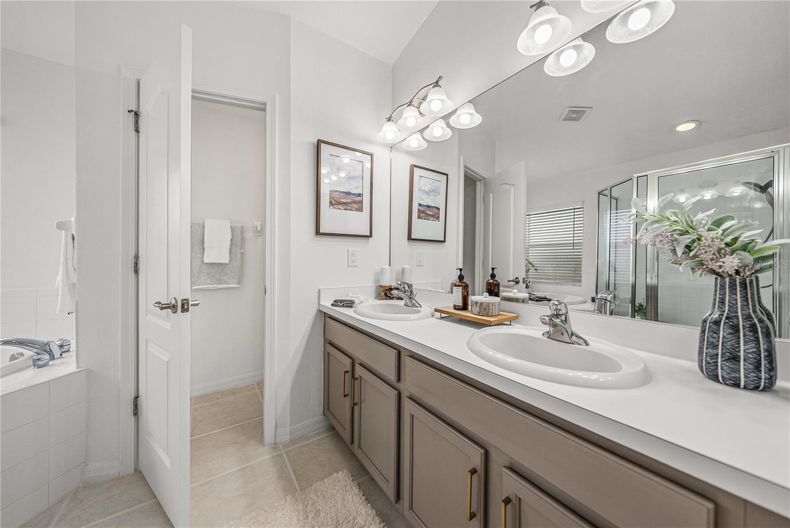 Image 32 of 90 For 4225 Edenrock Place