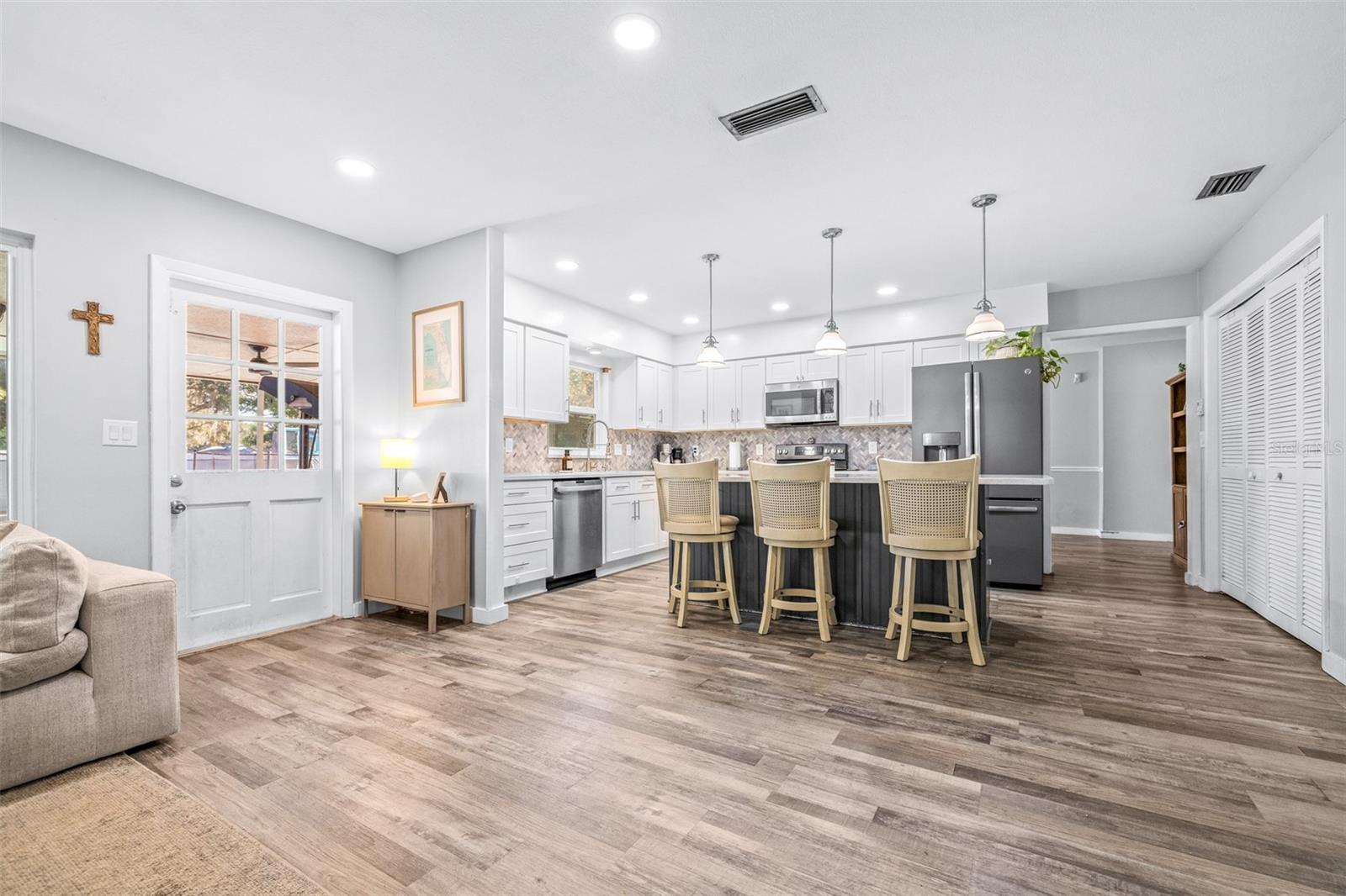 Image 15 of 43 For 15401 Woodcastle Place