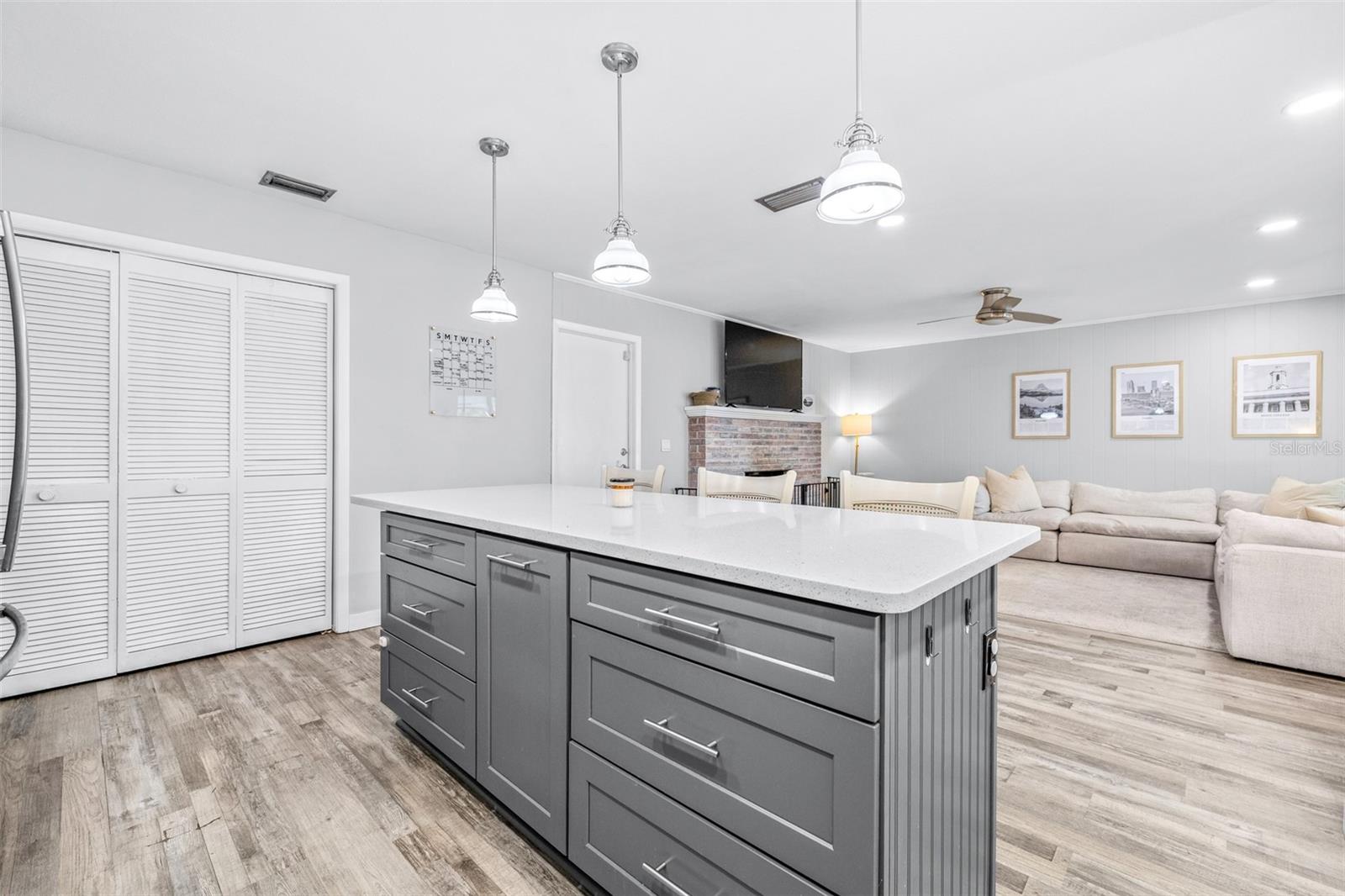 Image 20 of 43 For 15401 Woodcastle Place