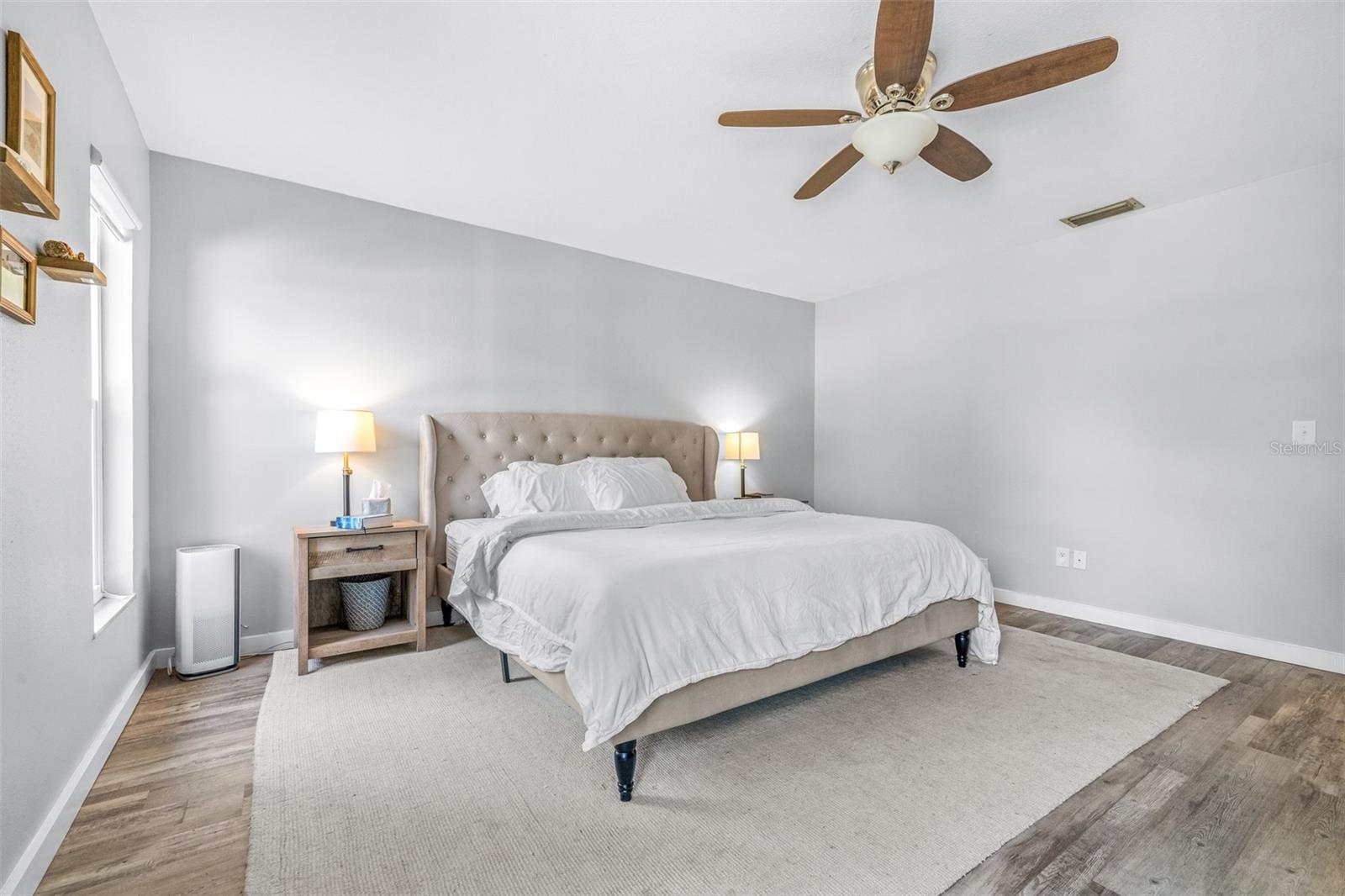 Image 23 of 43 For 15401 Woodcastle Place