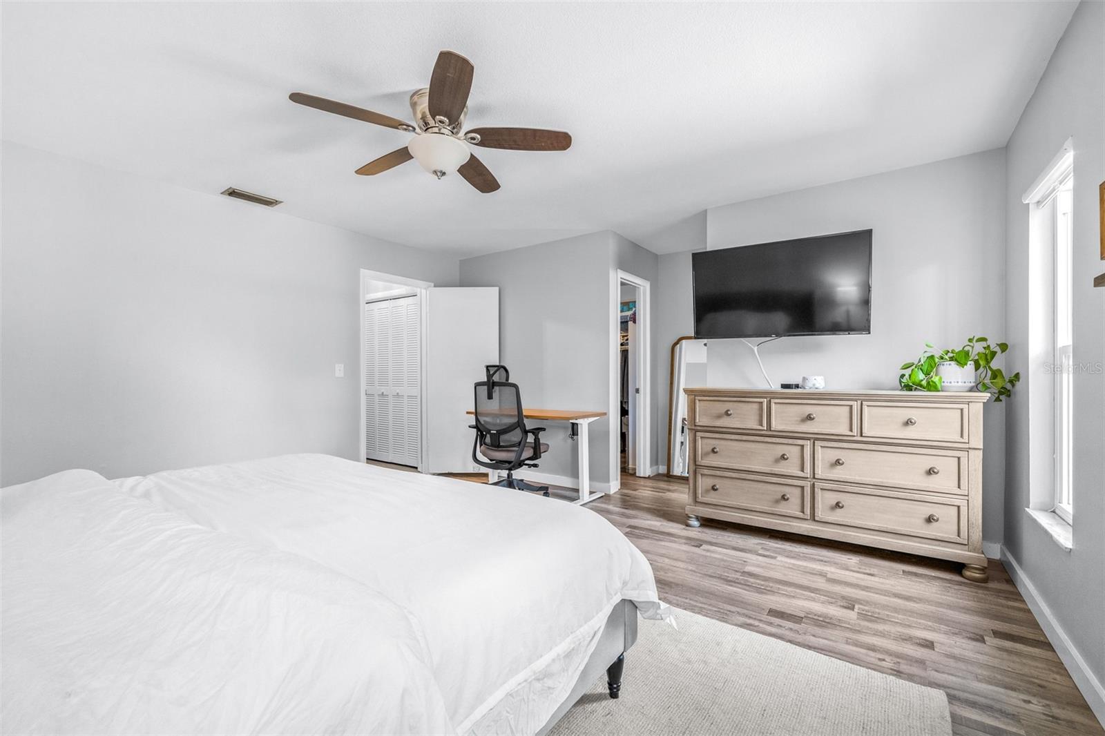 Image 25 of 43 For 15401 Woodcastle Place