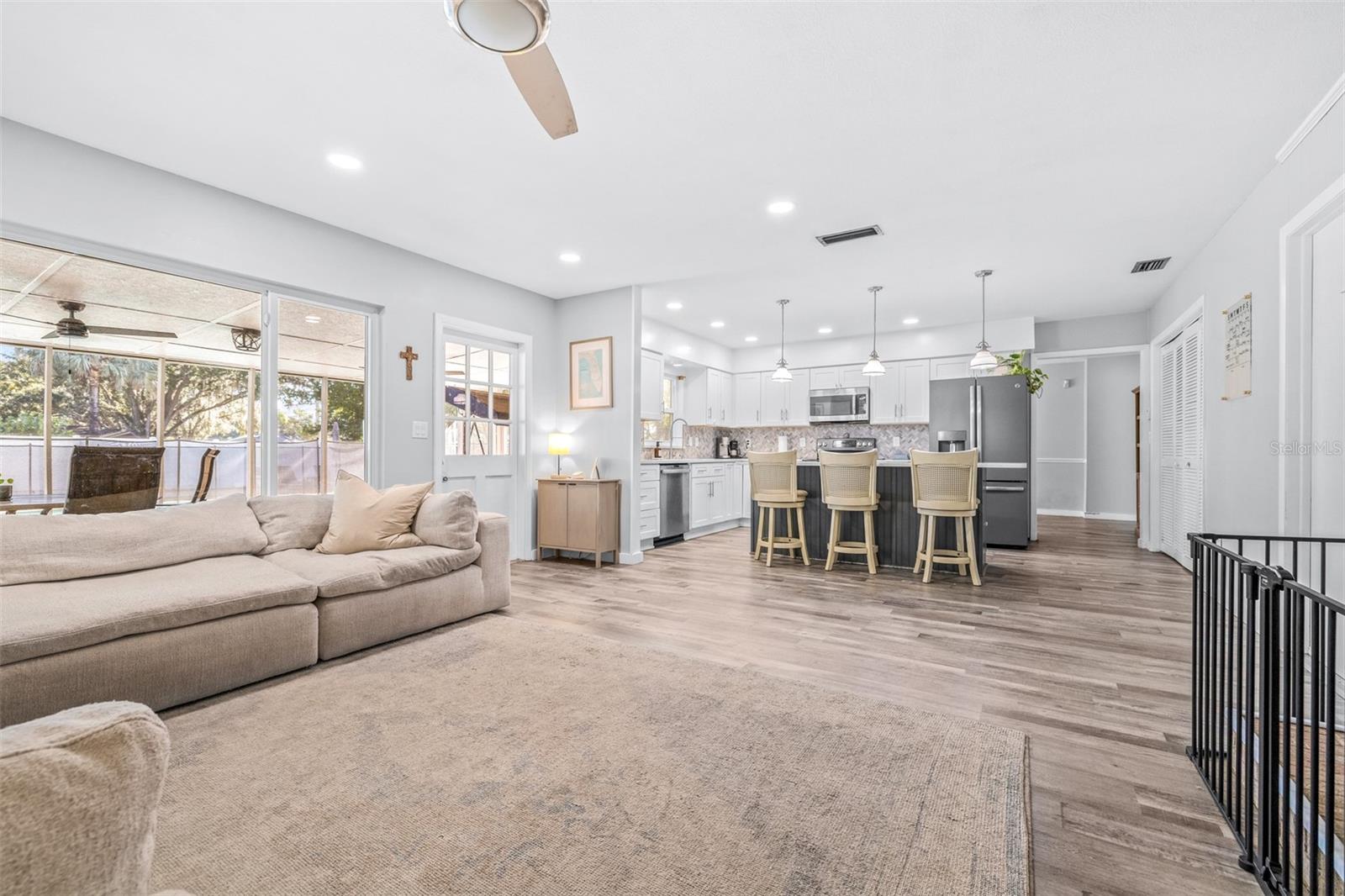 Image 3 of 43 For 15401 Woodcastle Place