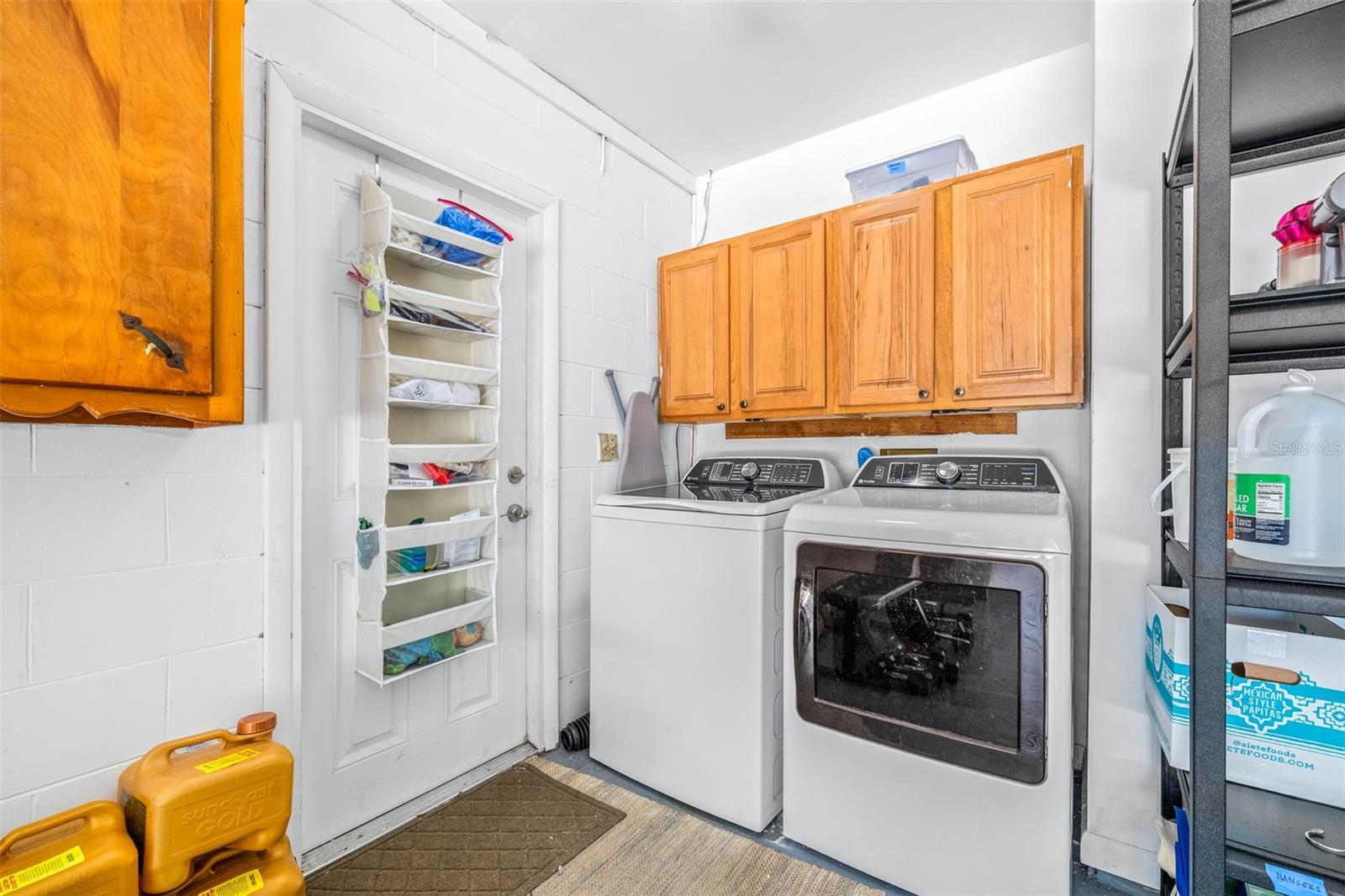 Image 34 of 43 For 15401 Woodcastle Place