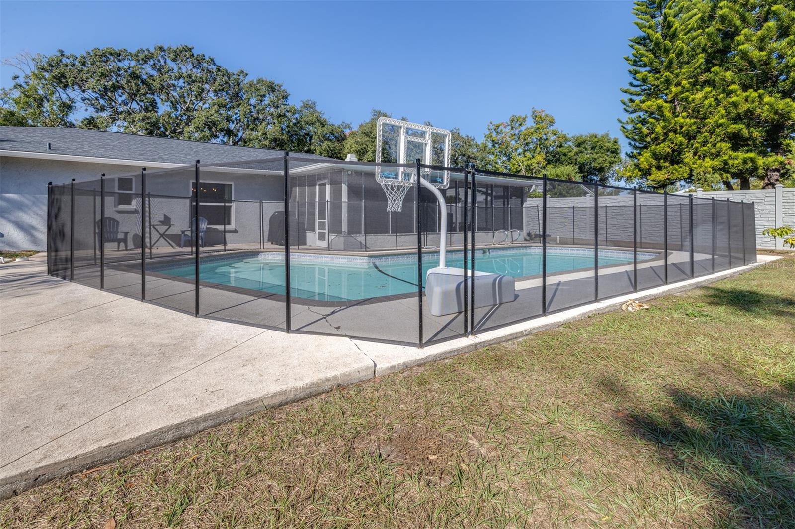 Image 37 of 43 For 15401 Woodcastle Place