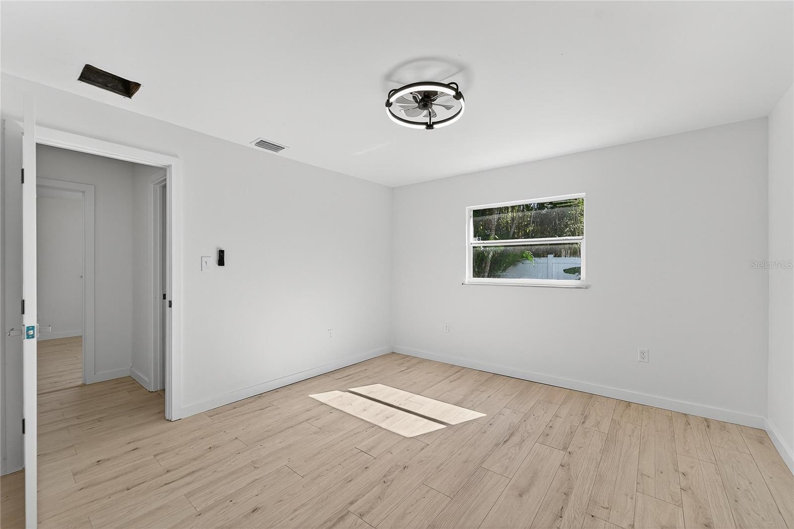 Image 25 of 32 For 1818 Michigan Avenue Ne