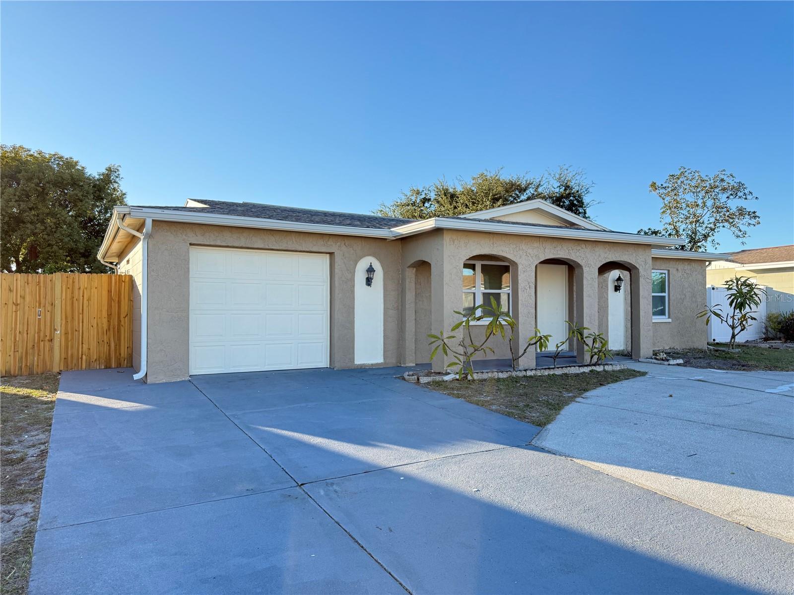 Listing photo id 15 for 9505 Marlinton Lane