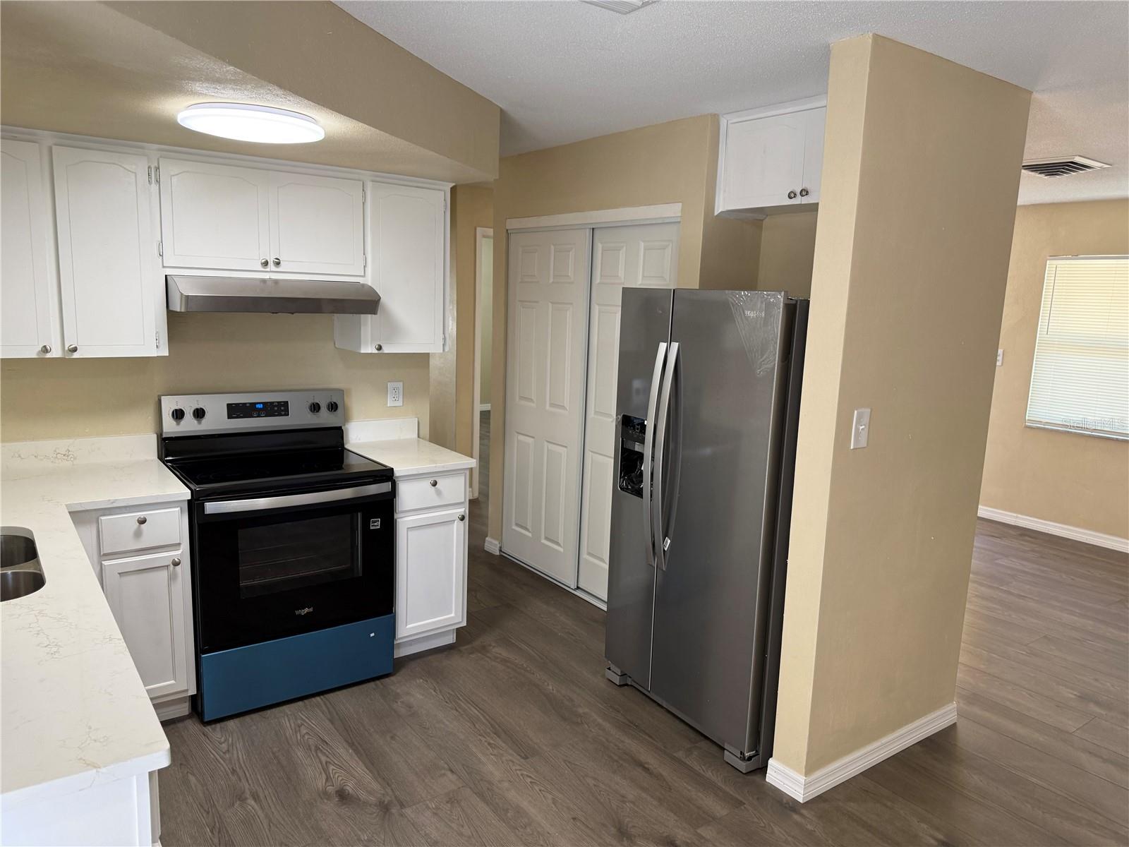 Listing photo id 6 for 9505 Marlinton Lane