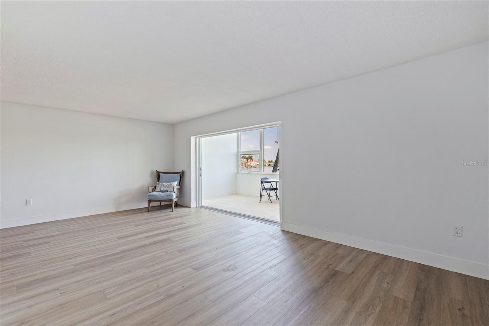 Image 13 of 43 For 5555 Gulf Boulevard 115