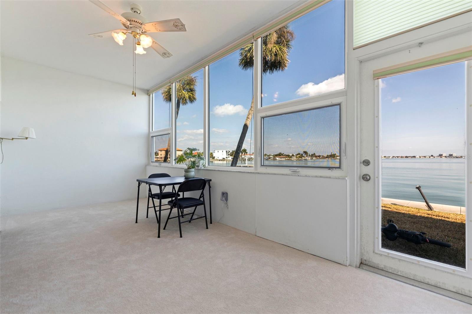 Image 15 of 43 For 5555 Gulf Boulevard 115