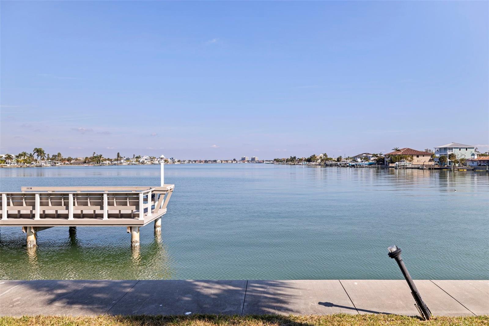 Image 28 of 43 For 5555 Gulf Boulevard 115