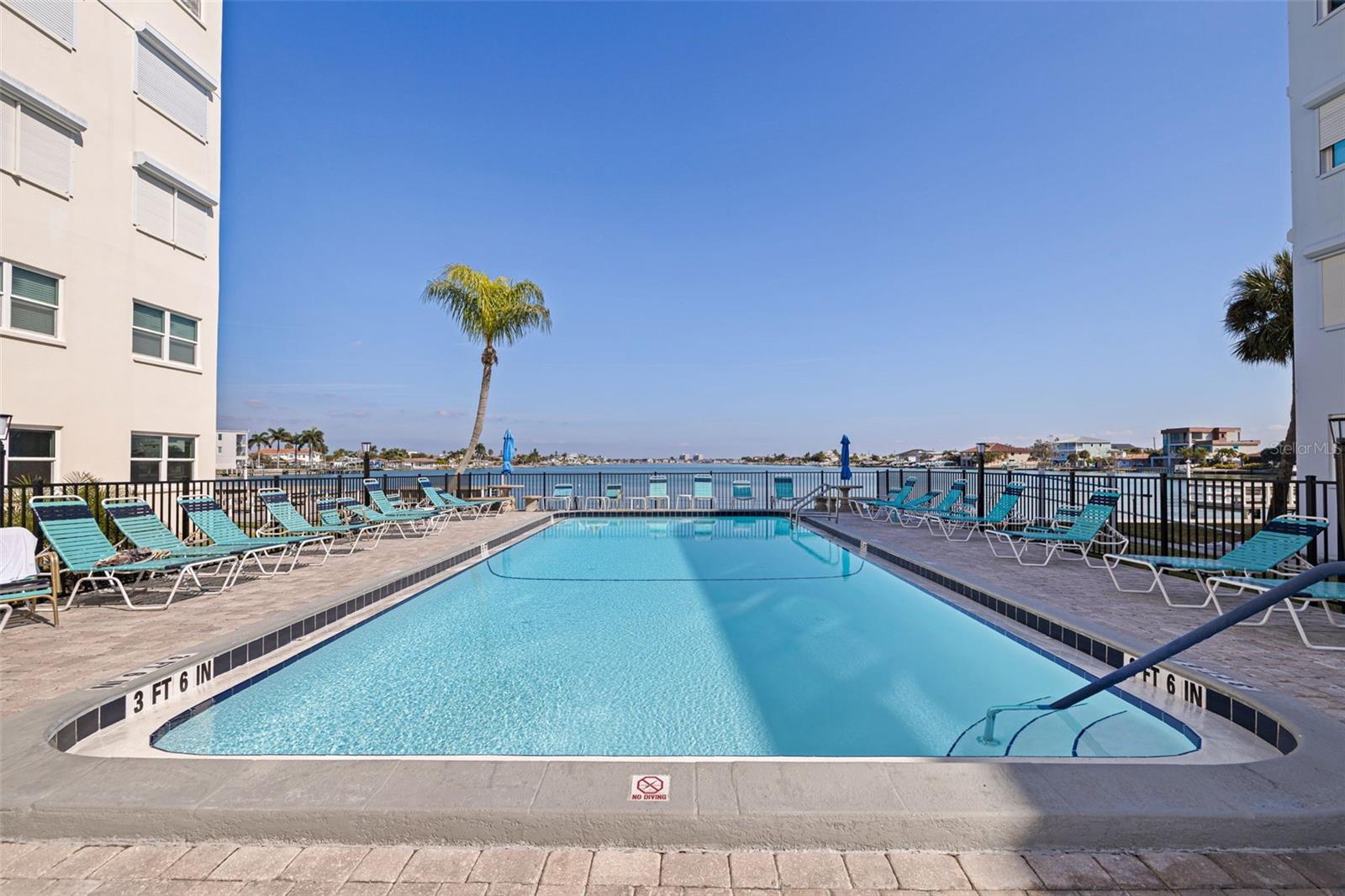 Image 33 of 43 For 5555 Gulf Boulevard 115