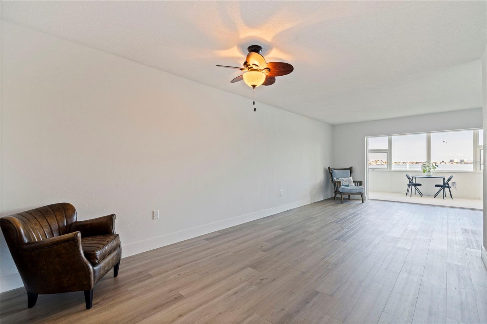 Image 7 of 43 For 5555 Gulf Boulevard 115